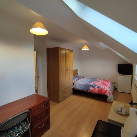 Ash Lawns Apartment Болтън Екстериор снимка